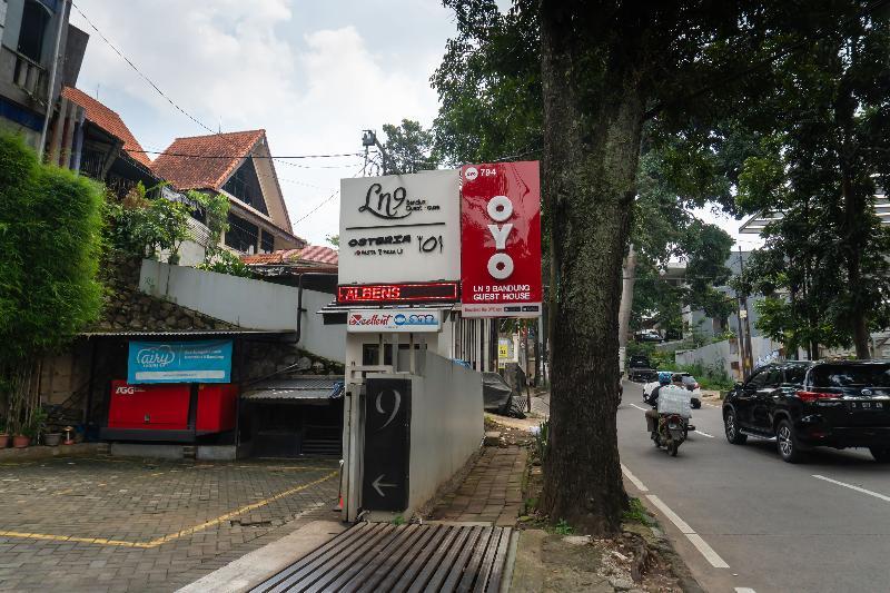Ln9 Bandung Guest House Exterior photo